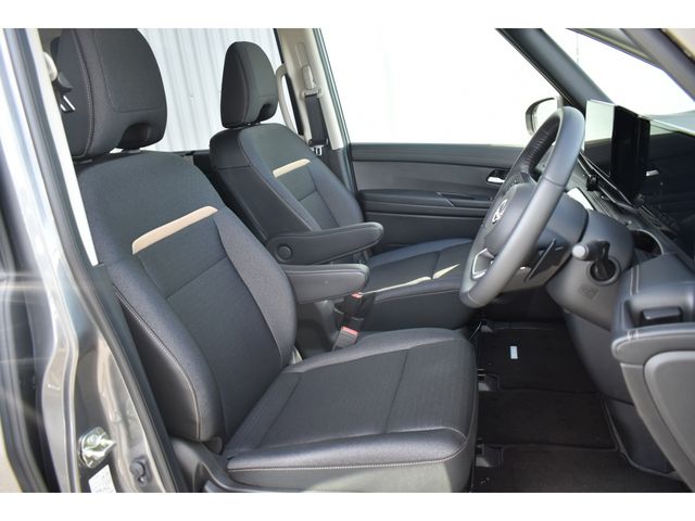 NISSAN SERENA  WG 2025