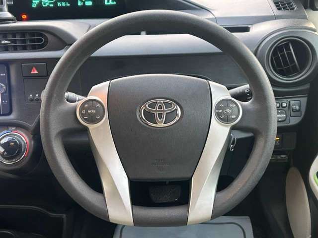 TOYOTA AQUA 2012