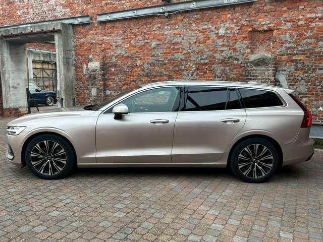 VOLVO VOLVO V60 2023