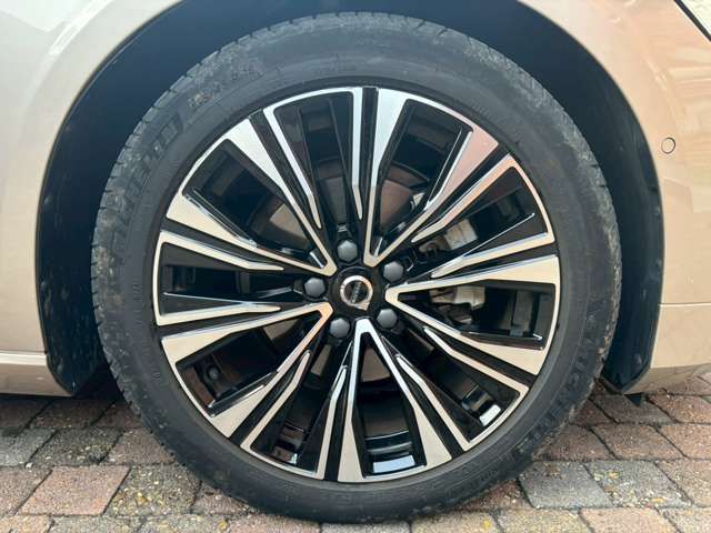 VOLVO VOLVO V60 2023