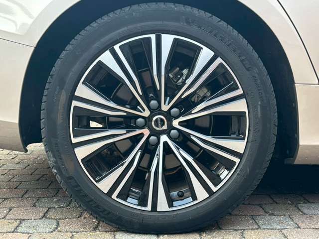 VOLVO VOLVO V60 2023