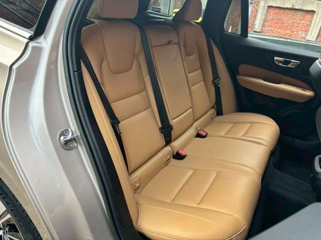 VOLVO VOLVO V60 2023