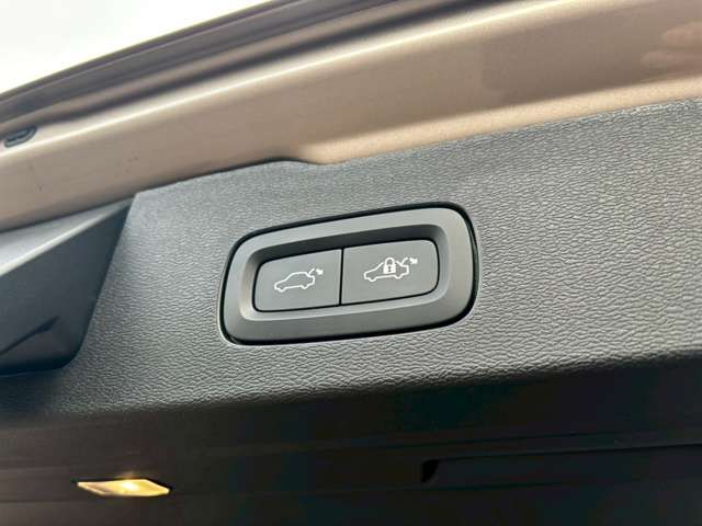 VOLVO VOLVO V60 2023