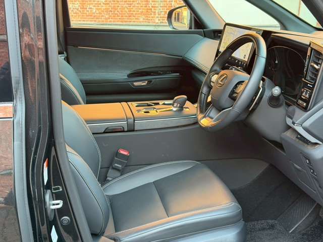 TOYOTA ???? LM500h 2024