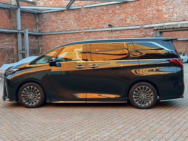 TOYOTA ???? LM500h 2024