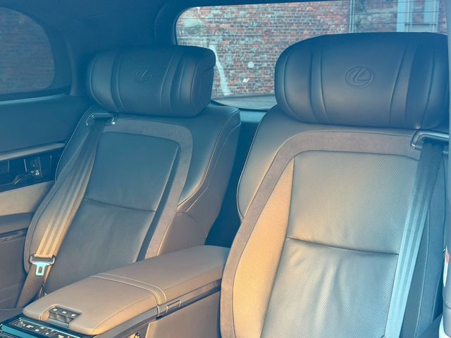 TOYOTA ???? LM500h 2024