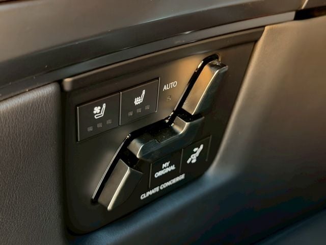 TOYOTA ???? LM500h 2024