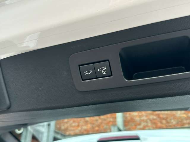 TOYOTA LEXUS LX600 2023