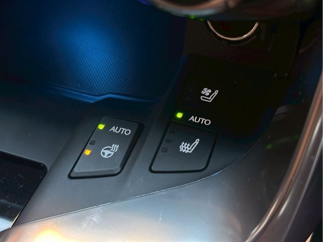 TOYOTA LEXUS LX600 2023