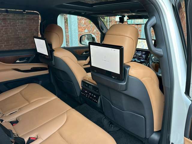 TOYOTA LEXUS LX600 2023