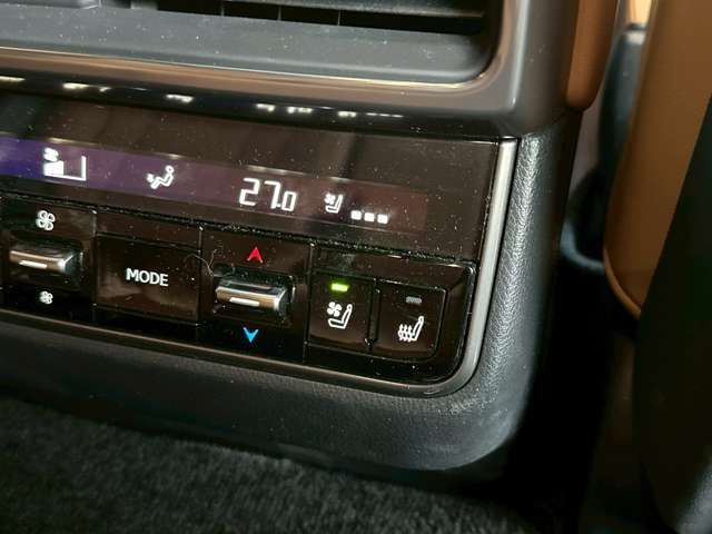 TOYOTA LEXUS LX600 2023