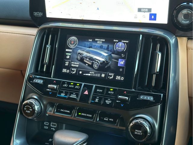 TOYOTA LEXUS LX600 2023