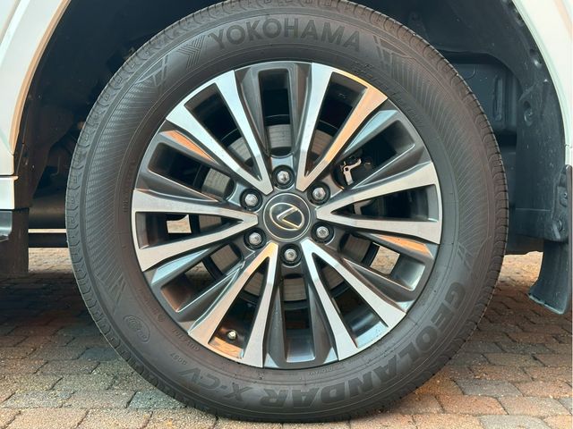 TOYOTA LEXUS LX600 2023