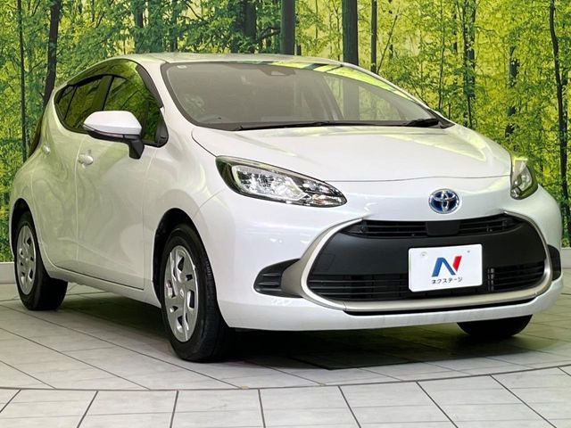 TOYOTA AQUA 2024