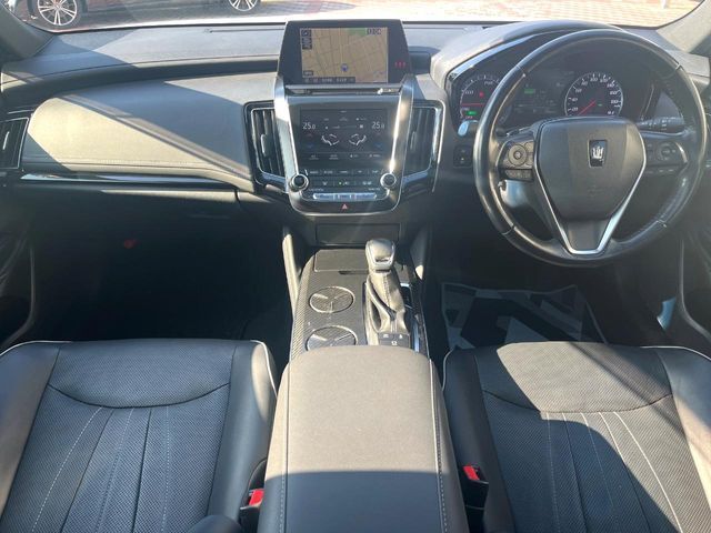 TOYOTA CROWN sedan hybrid 4WD 2018