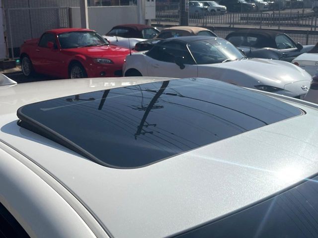 TOYOTA CROWN sedan hybrid 4WD 2018