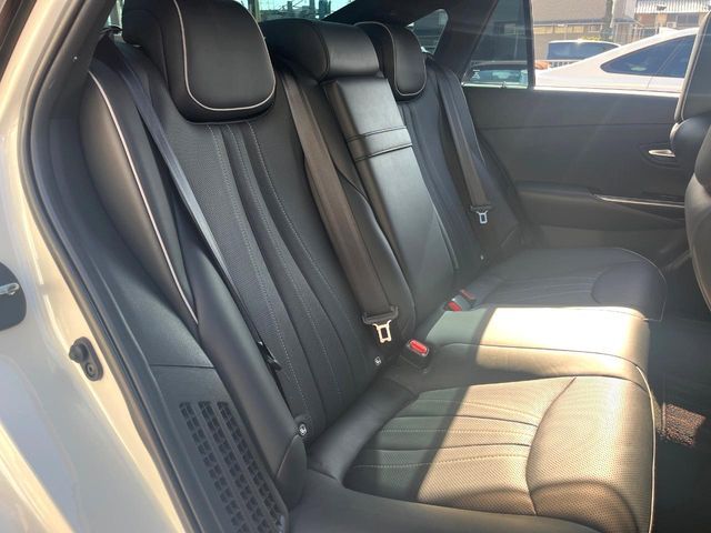 TOYOTA CROWN sedan hybrid 4WD 2018