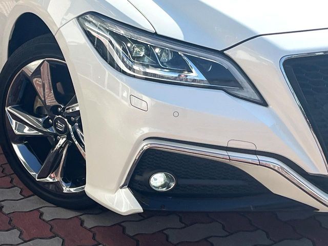 TOYOTA CROWN sedan hybrid 4WD 2018