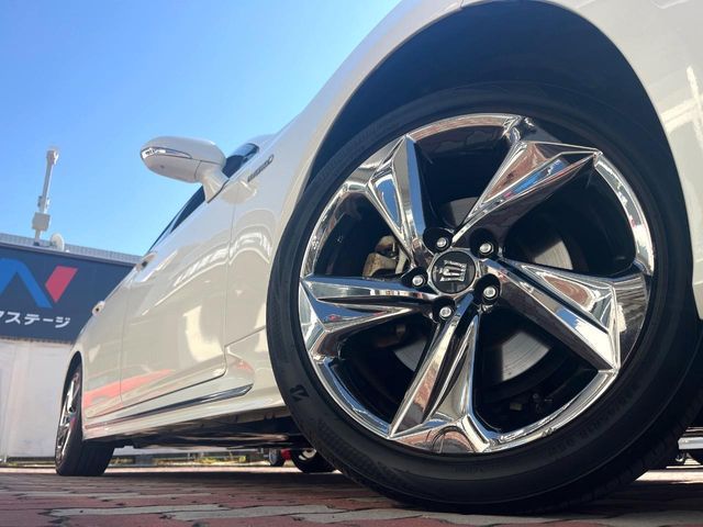 TOYOTA CROWN sedan hybrid 4WD 2018