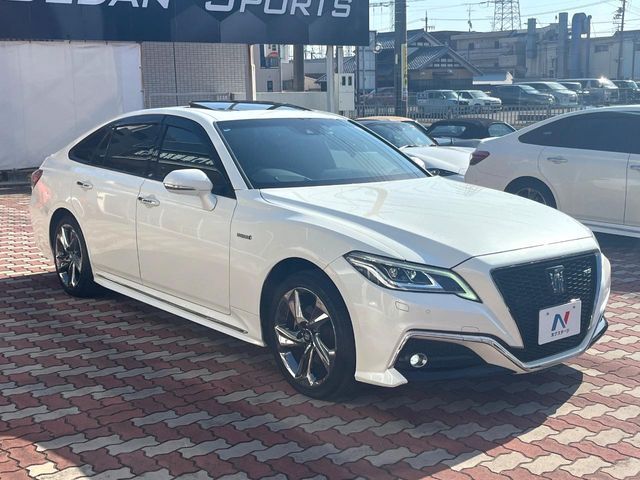 TOYOTA CROWN sedan hybrid 4WD 2018