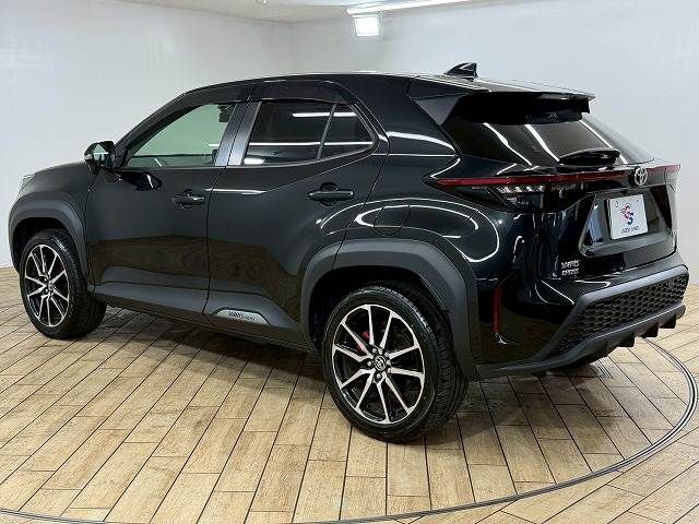 TOYOTA YARIS CROSS HYBRID 2023