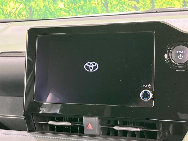 TOYOTA VOXY HYBRID 2024