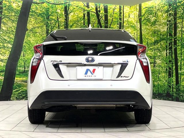 TOYOTA PRIUS 4WD 2016