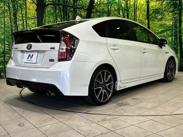 TOYOTA PRIUS 2013