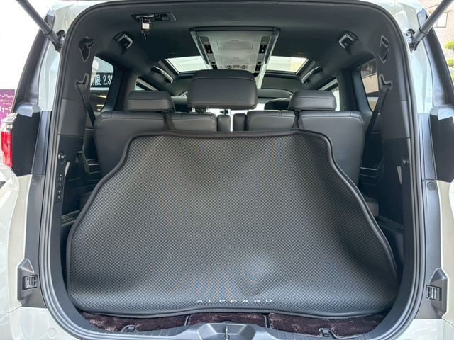 TOYOTA ALPHARD hybrid 4WD 2023