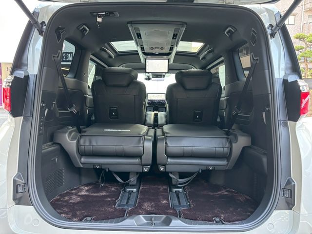 TOYOTA ALPHARD hybrid 4WD 2023