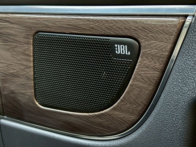 TOYOTA ALPHARD hybrid 4WD 2023