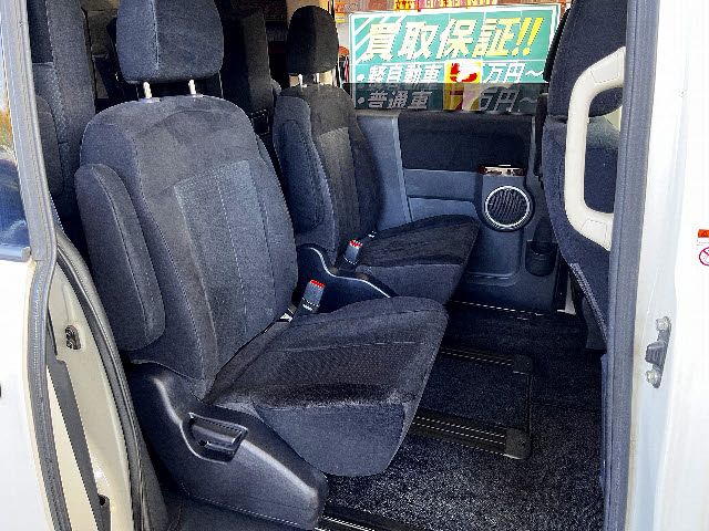 MITSUBISHI DELICA D:5 4WD 2009