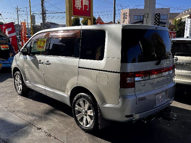 MITSUBISHI DELICA D:5 4WD 2009
