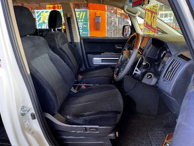 MITSUBISHI DELICA D:5 4WD 2009