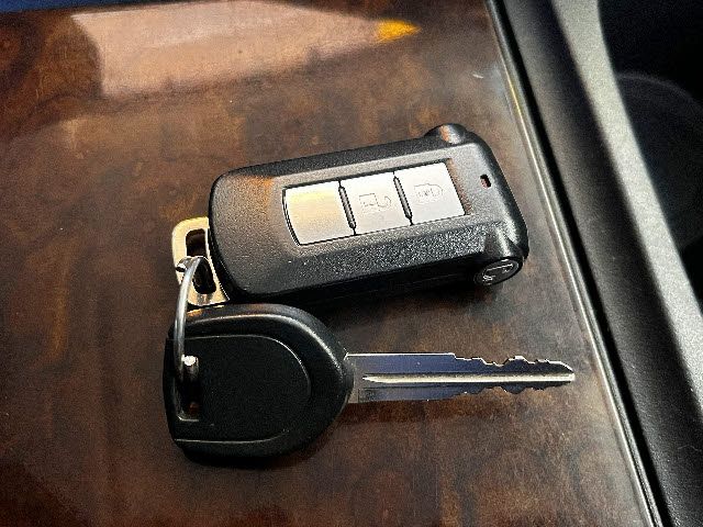 MITSUBISHI DELICA D:5 4WD 2009