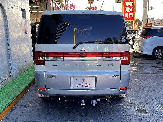 MITSUBISHI DELICA D:5 4WD 2009