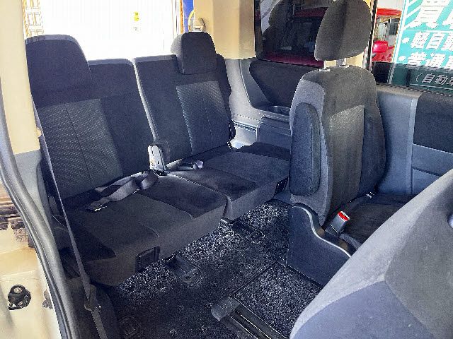 MITSUBISHI DELICA D:5 4WD 2009