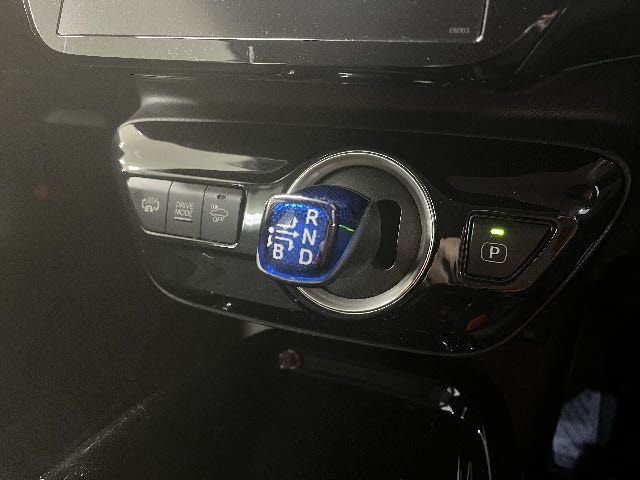 TOYOTA PRIUS PHV 2018