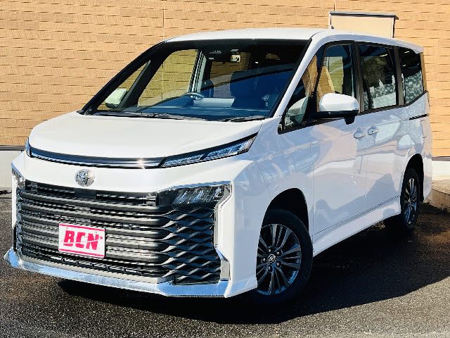 TOYOTA VOXY 4WD 2022