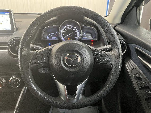 MAZDA DEMIO 2015