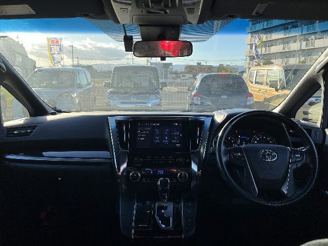 TOYOTA VELLFIRE 2020