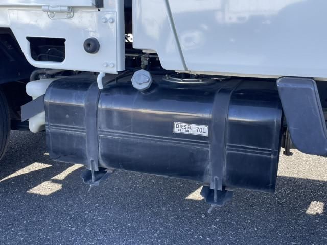 MITSUBISHI CANTER 2020