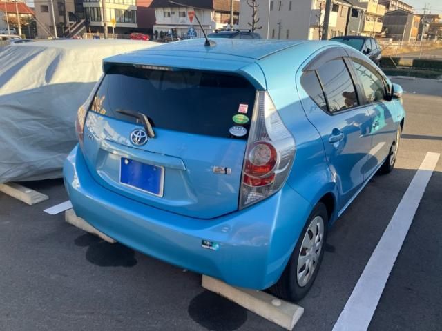 TOYOTA AQUA 2012