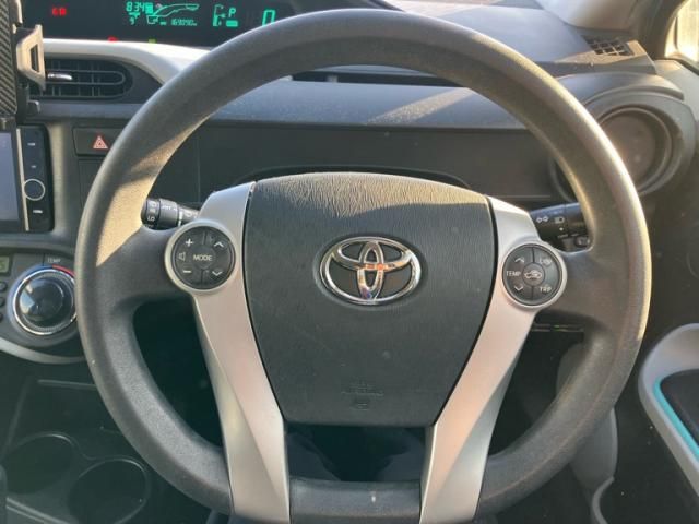 TOYOTA AQUA 2012
