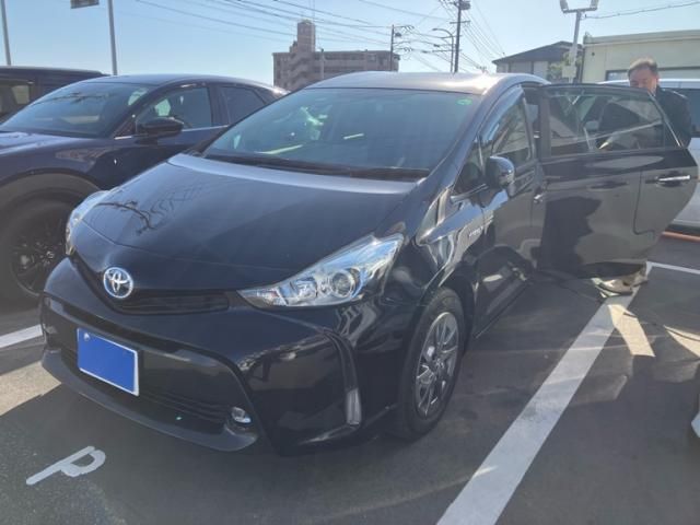 TOYOTA PRIUS Alpha 2017