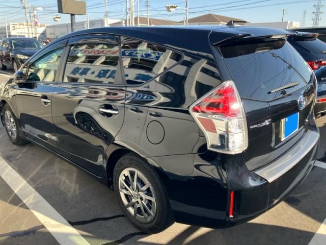 TOYOTA PRIUS Alpha 2017