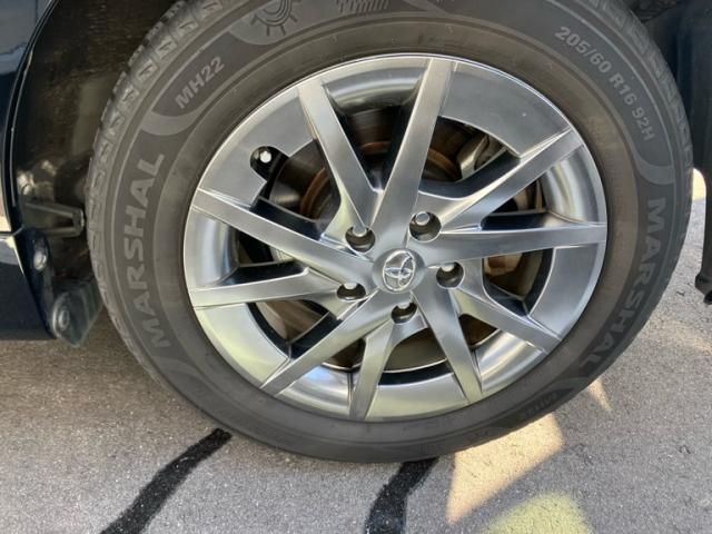 TOYOTA PRIUS Alpha 2017