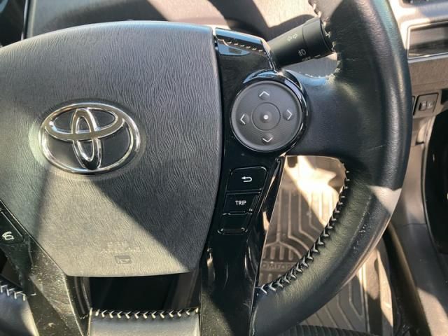 TOYOTA PRIUS Alpha 2017