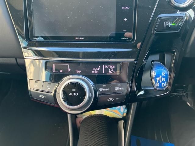 TOYOTA PRIUS Alpha 2017