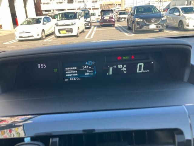 TOYOTA PRIUS Alpha 2017